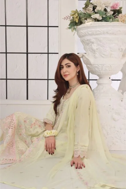 Mahpara Luxury Embroidered Chiffon Suit