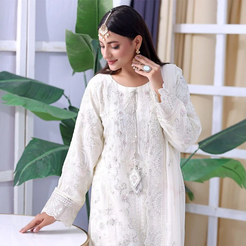 Pakistani Lawn Suits Unstitched for Women in Pakistan