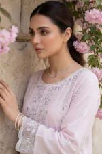 FARMAISH LUXURY SEMI-STITCHED EMBROIDERED CHICKEN KARI LAWN SUIT