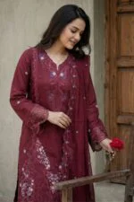 AAINA LUXURY HEAVY EMBROIDERED LAWN 3PC SUIT